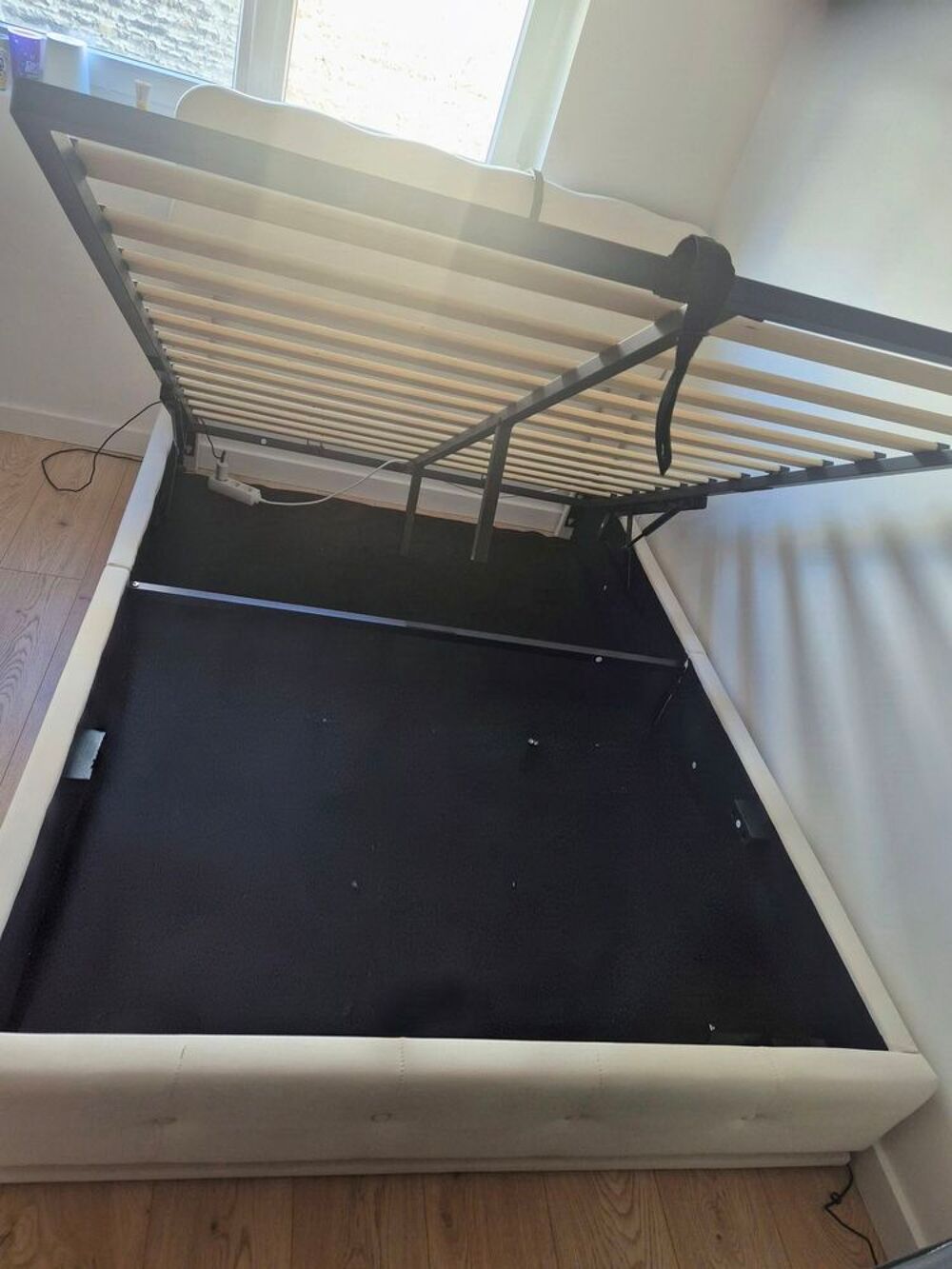 Lit coffre 2 personnes bande Led Meubles