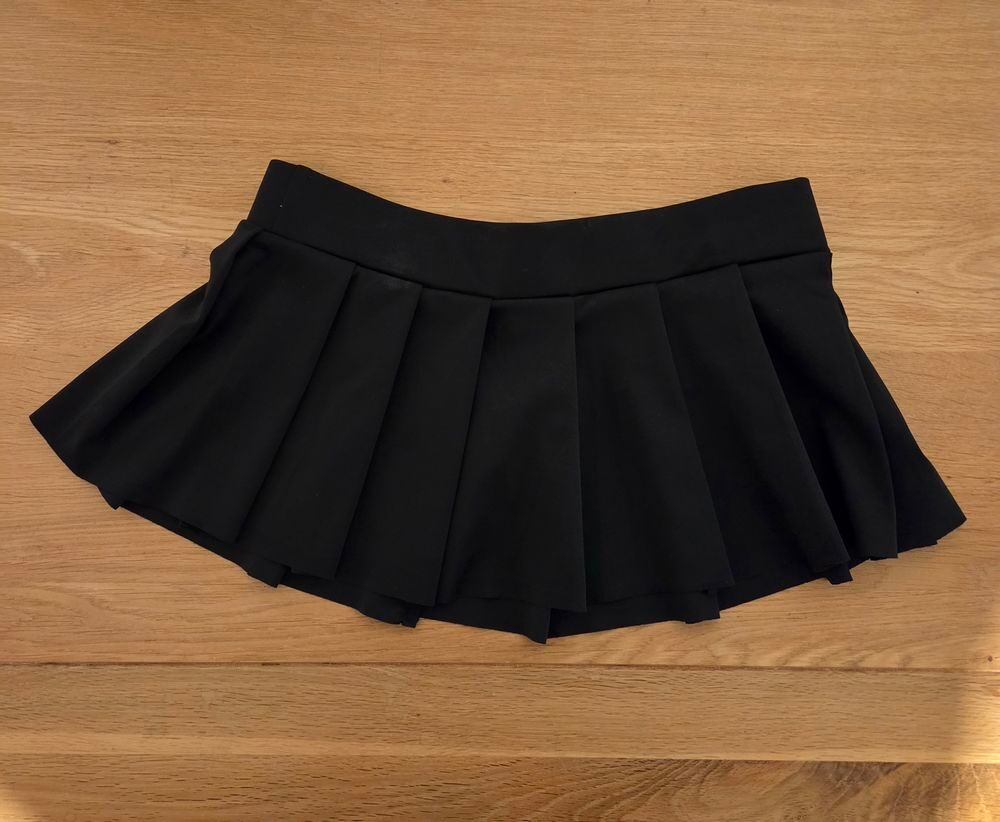 Mini jupe pliss&eacute;e ultra courte Vêtements