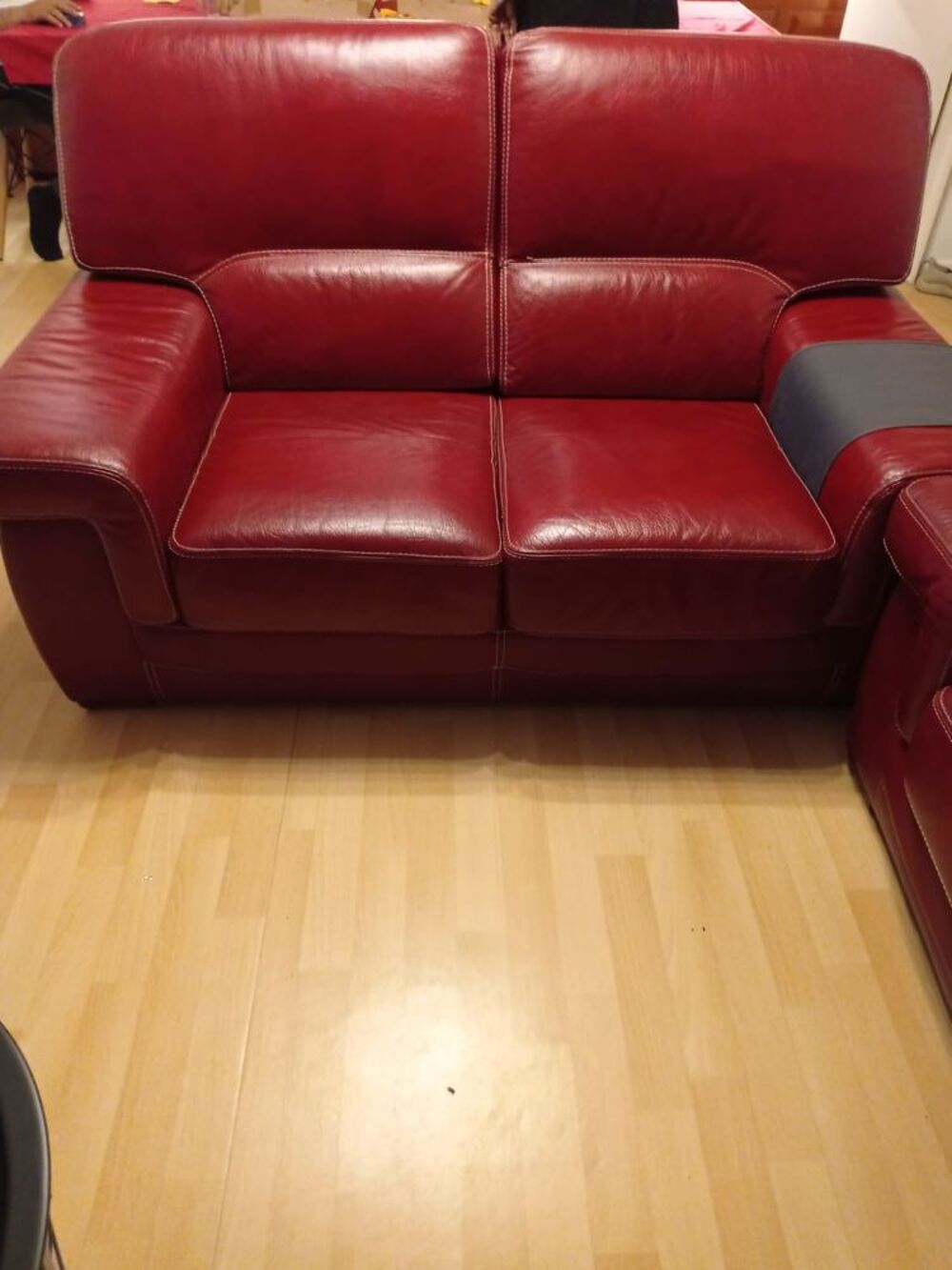1 canap&eacute; cuir 3 places +1 canap&eacute; cuir 2 places + 1 fauteuil Meubles