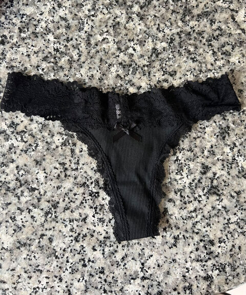 String noir en dentelle XS. Neuf jamais porté. Lingerie 15 Céret (66)