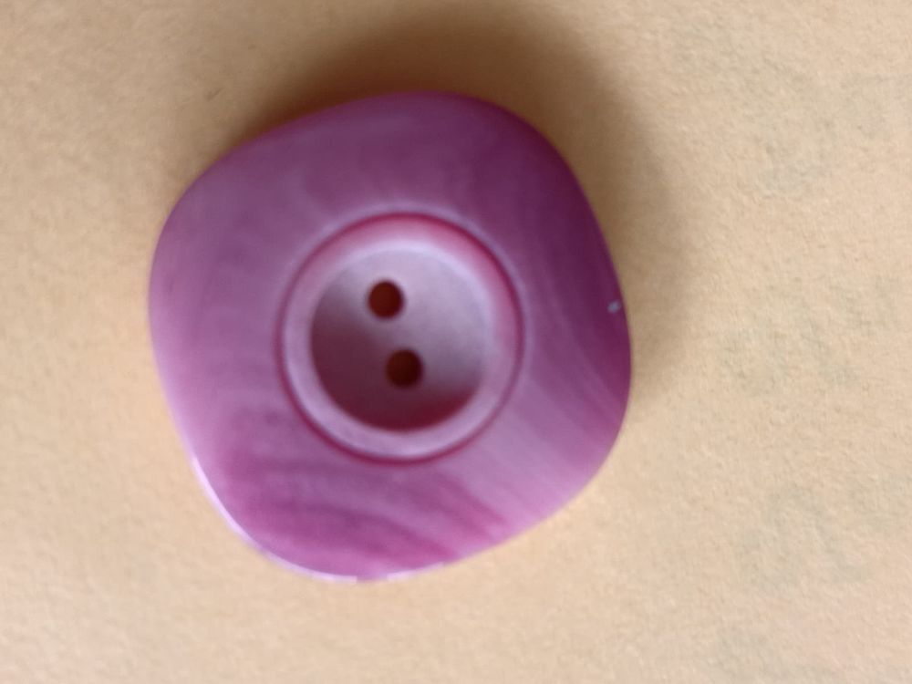 Rare S&eacute;rie longue de 12 Boutons Carr&eacute;s Vieux Rose - 2,5 cm 