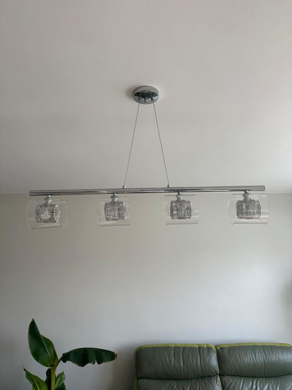 Luminaire &eacute;quip&eacute; avec 4 leds derni&egrave;re g&eacute;n&eacute;ration Décoration