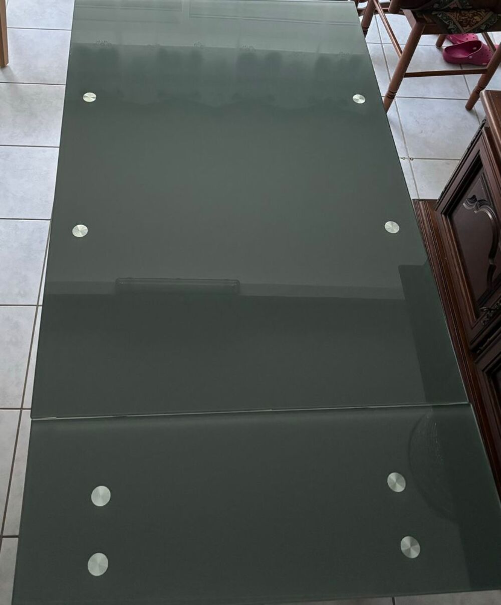 Table en verre tremp&eacute;e Meubles