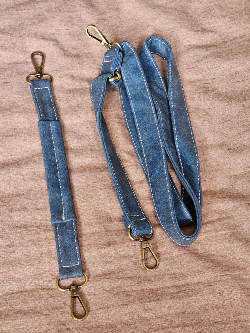 sac &agrave; main bleu Neuve Maroquinerie