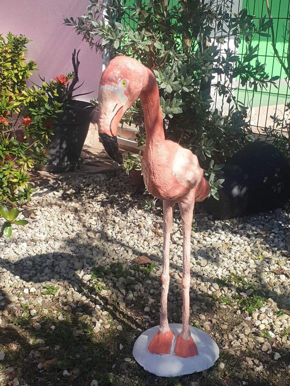 sculture flamant rose en b&eacute;ton d&eacute;coration de jardin Décoration