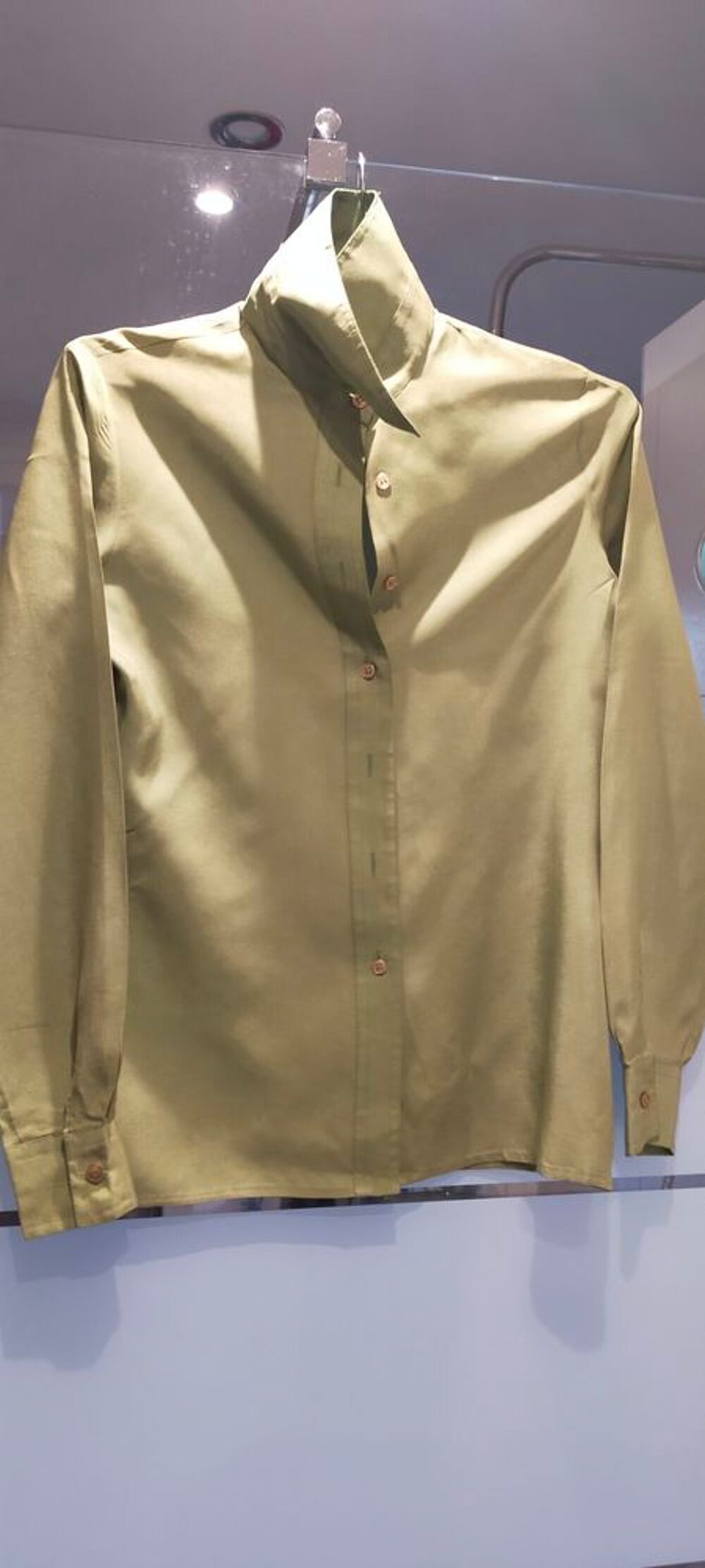 Chemise FEMME unie verte " New Love Paris " manches longues Vêtements