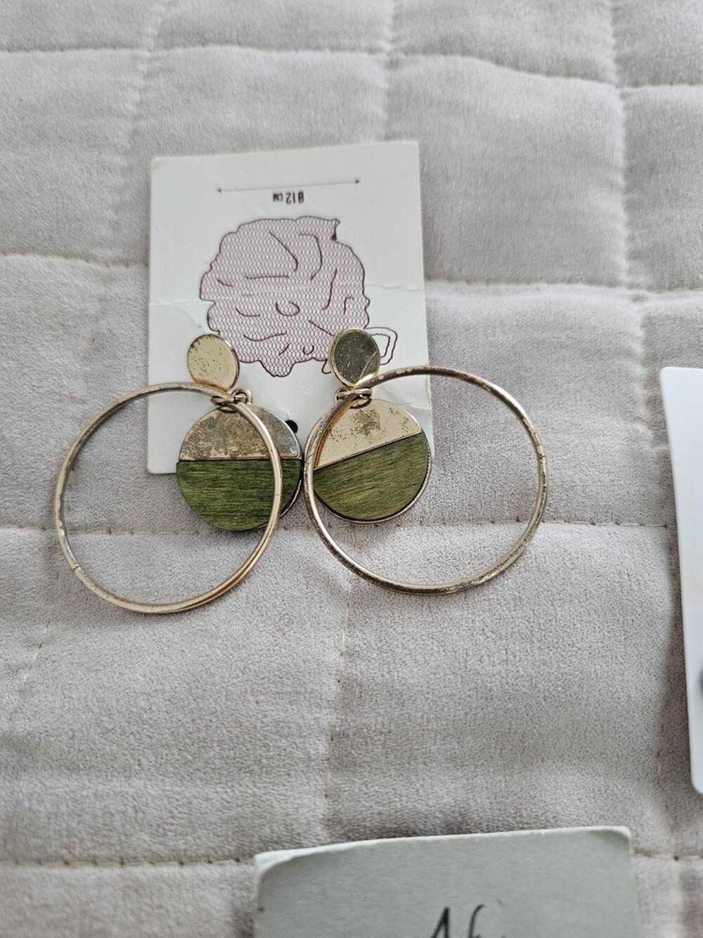boucle d'oreille Bijoux et montres
