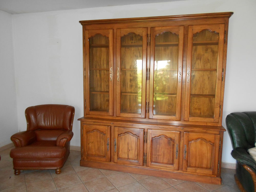 1 armoire style provencal ,1meuble t&egrave;l&egrave; ,1bibliotheque Meubles