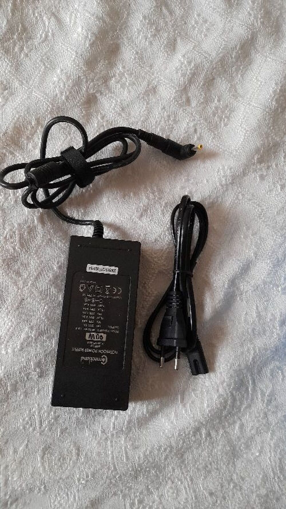 chargeur NOTEBBOOK POWER SUPPLY Téléphones et tablettes