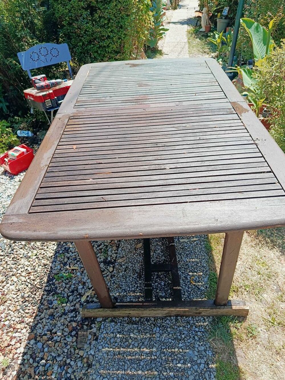 table plus chaises Jardin