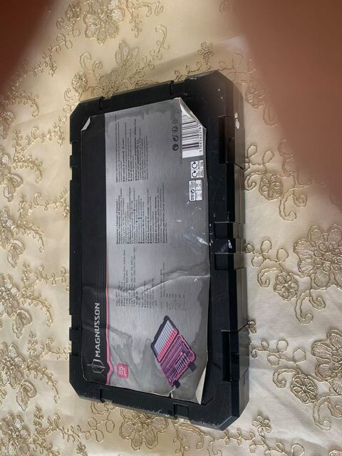 coffret complet  de vissage  Magnusson  85 pi�ces  Occasion  tr�s bon �tat 20 N�mes (30)