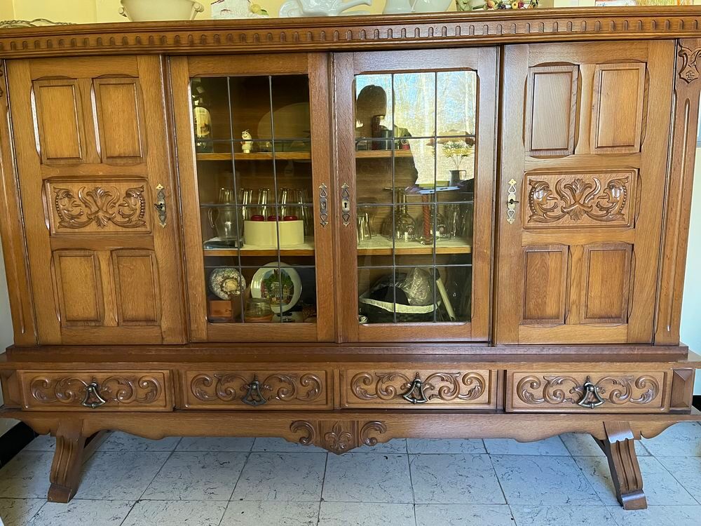 Jolie vitrine Meubles
