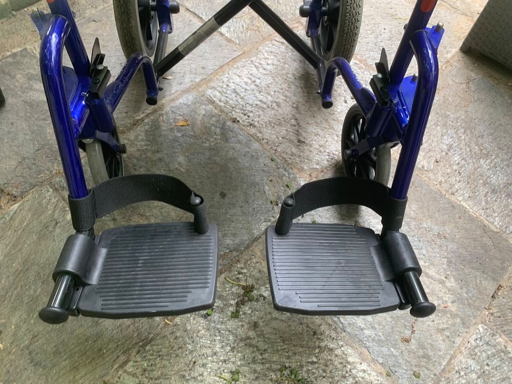 Fauteuil roulant Meubles