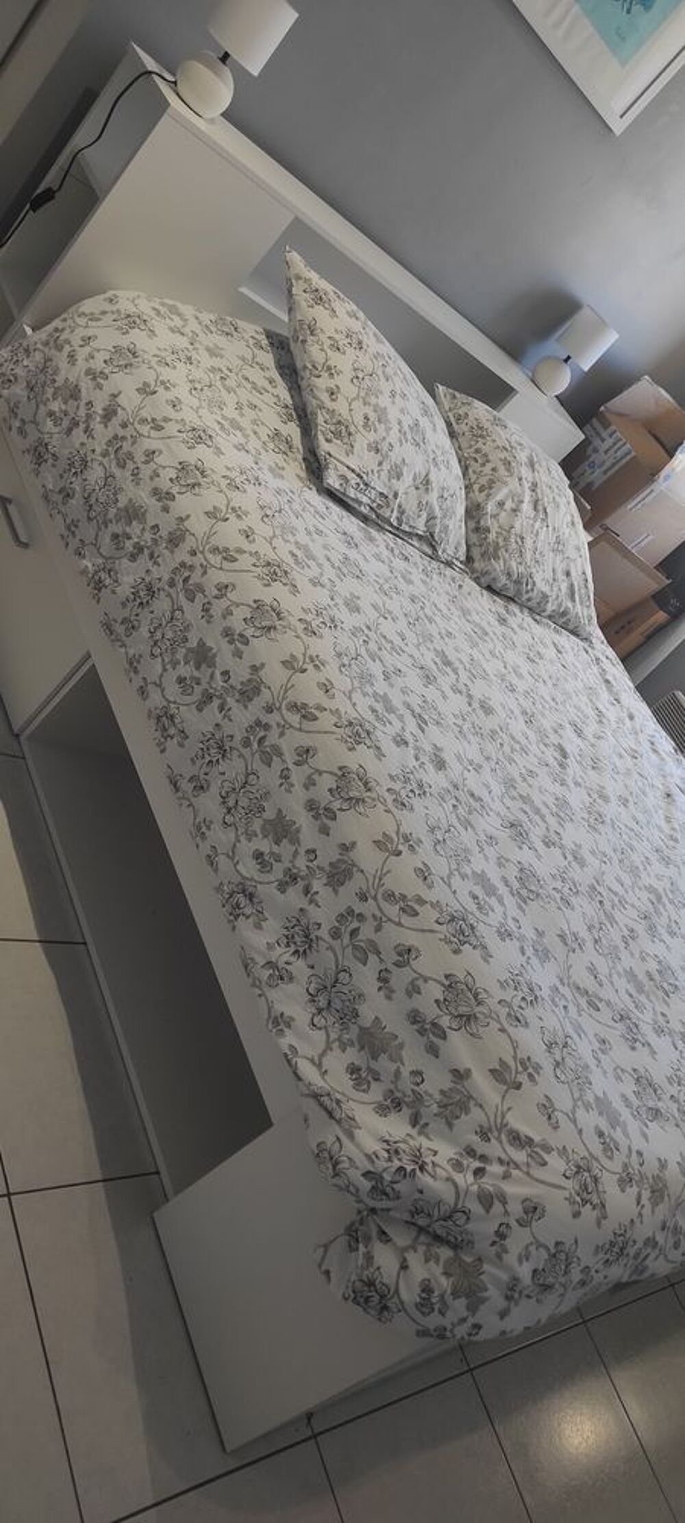 Lit avec t&ecirc;te de lit et rangements et cadre &agrave; lattes 160x200 Meubles