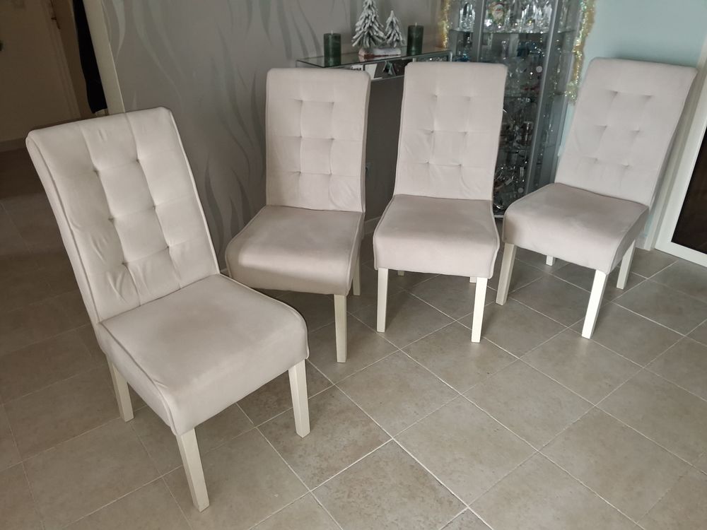 4 chaises en velours cr&egrave;me Meubles