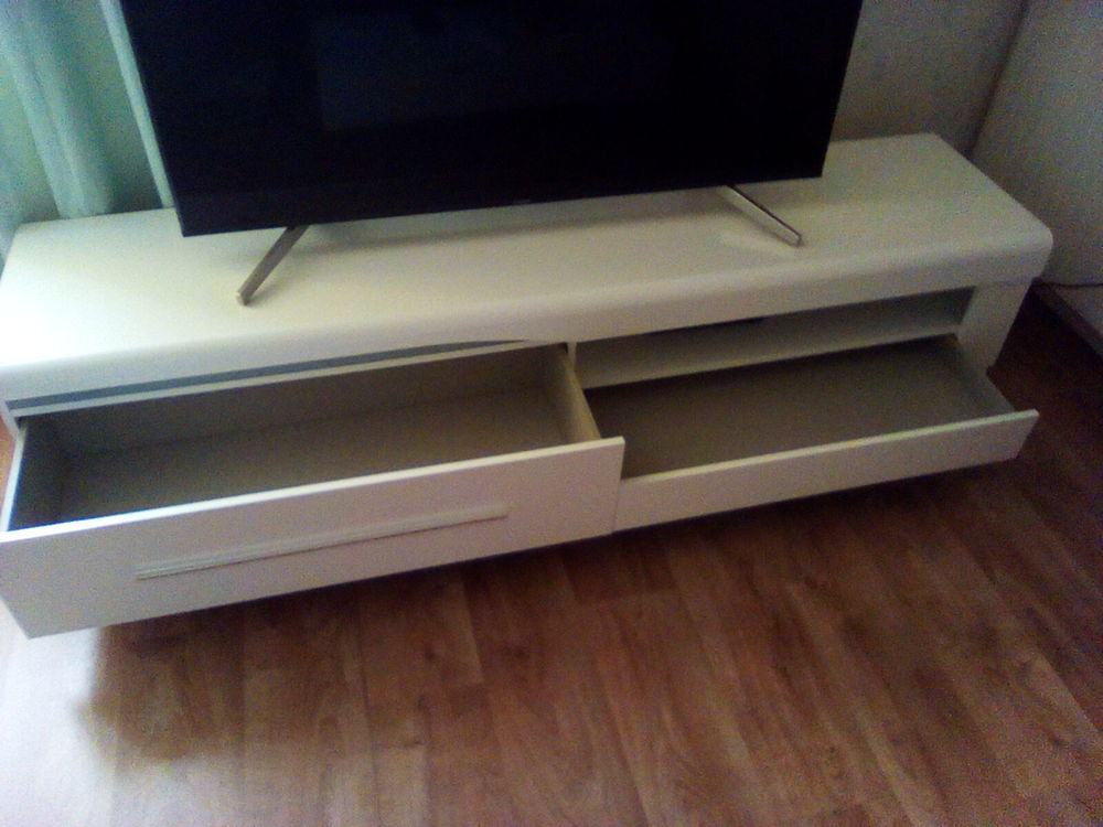 Banc tv 
Meubles