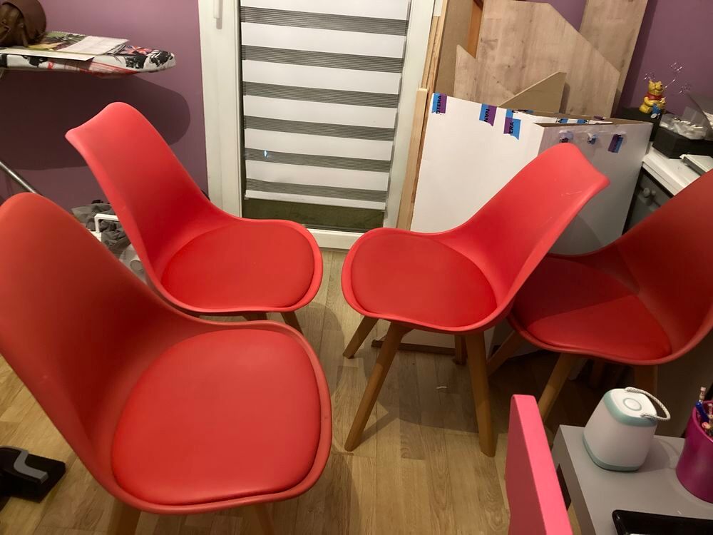 6 chaises scandinaves rouge &agrave; venir chercher sur place Meubles