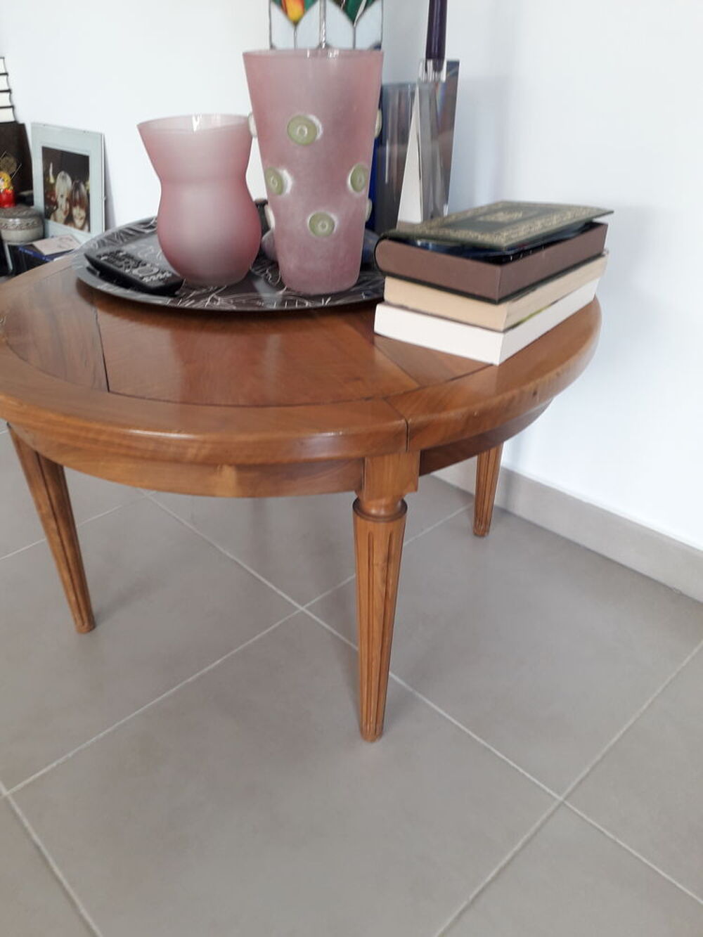 Petite table basse en noyer Meubles