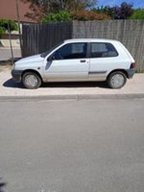 Clio CLIO SOCIETE 1.9 D RC 1996 occasion 21700 Quincey