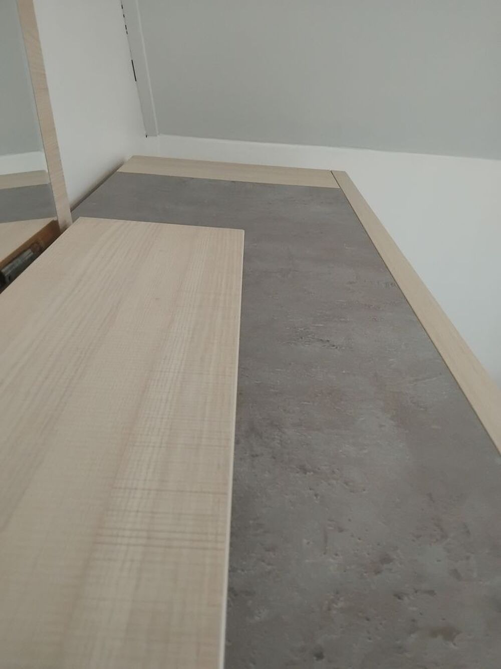 Enfilade ,(meuble-bas)+ miroir assorti ? Tr&egrave;s bon &eacute;tat 
Meubles