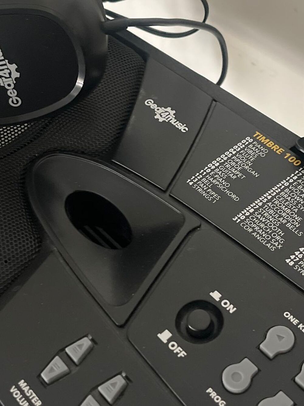 synthe piano avec pied et casque Instruments de musique
