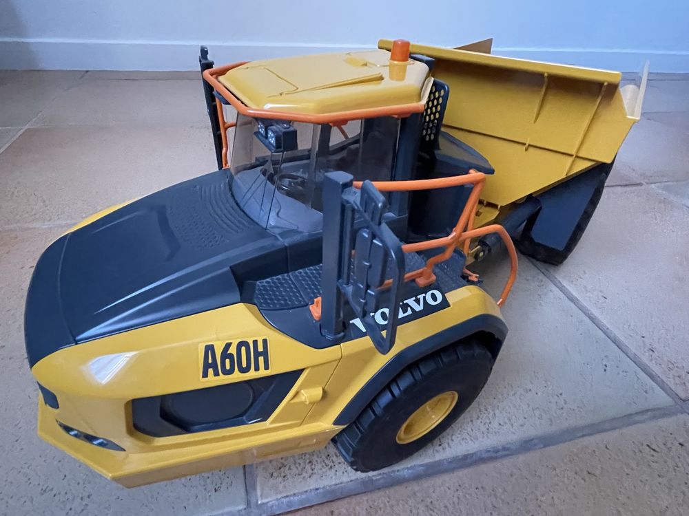 Bruder camion benne articul&eacute; Volvo A60H (made in Germany) Jeux / jouets