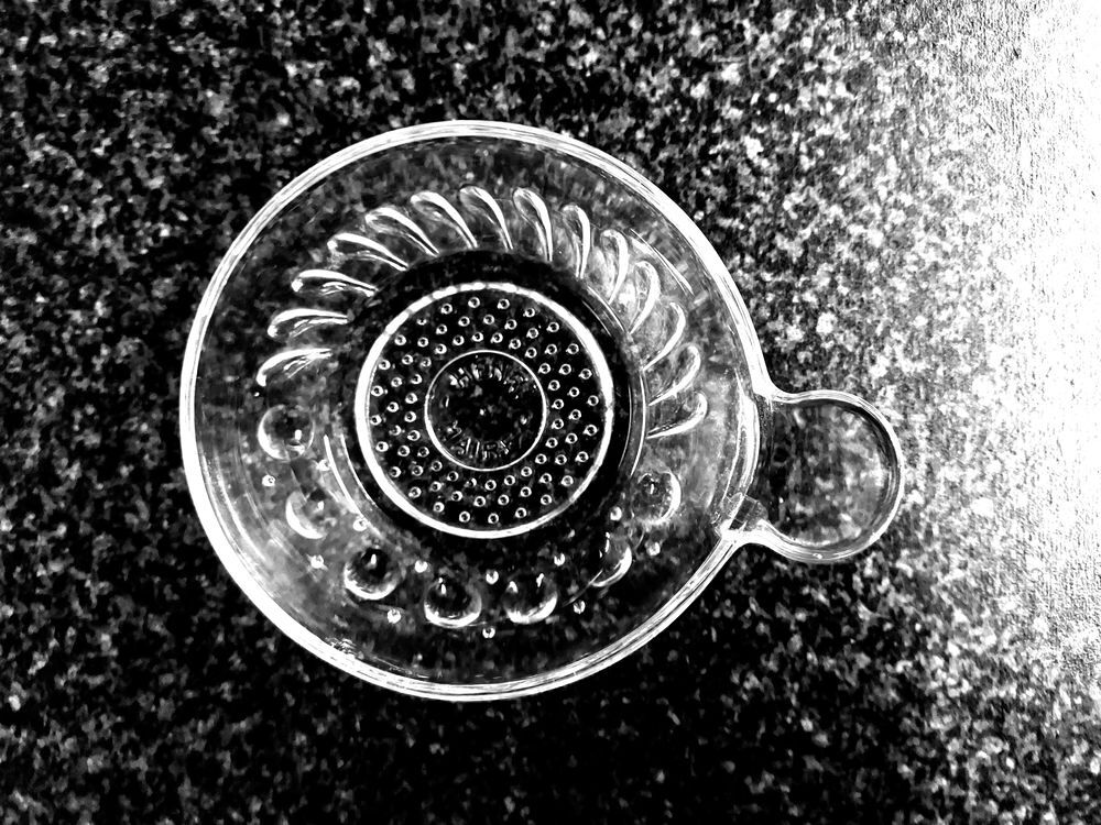 Tr&egrave;s beau Tastevin "Henri Maire" en verre Cuisine
