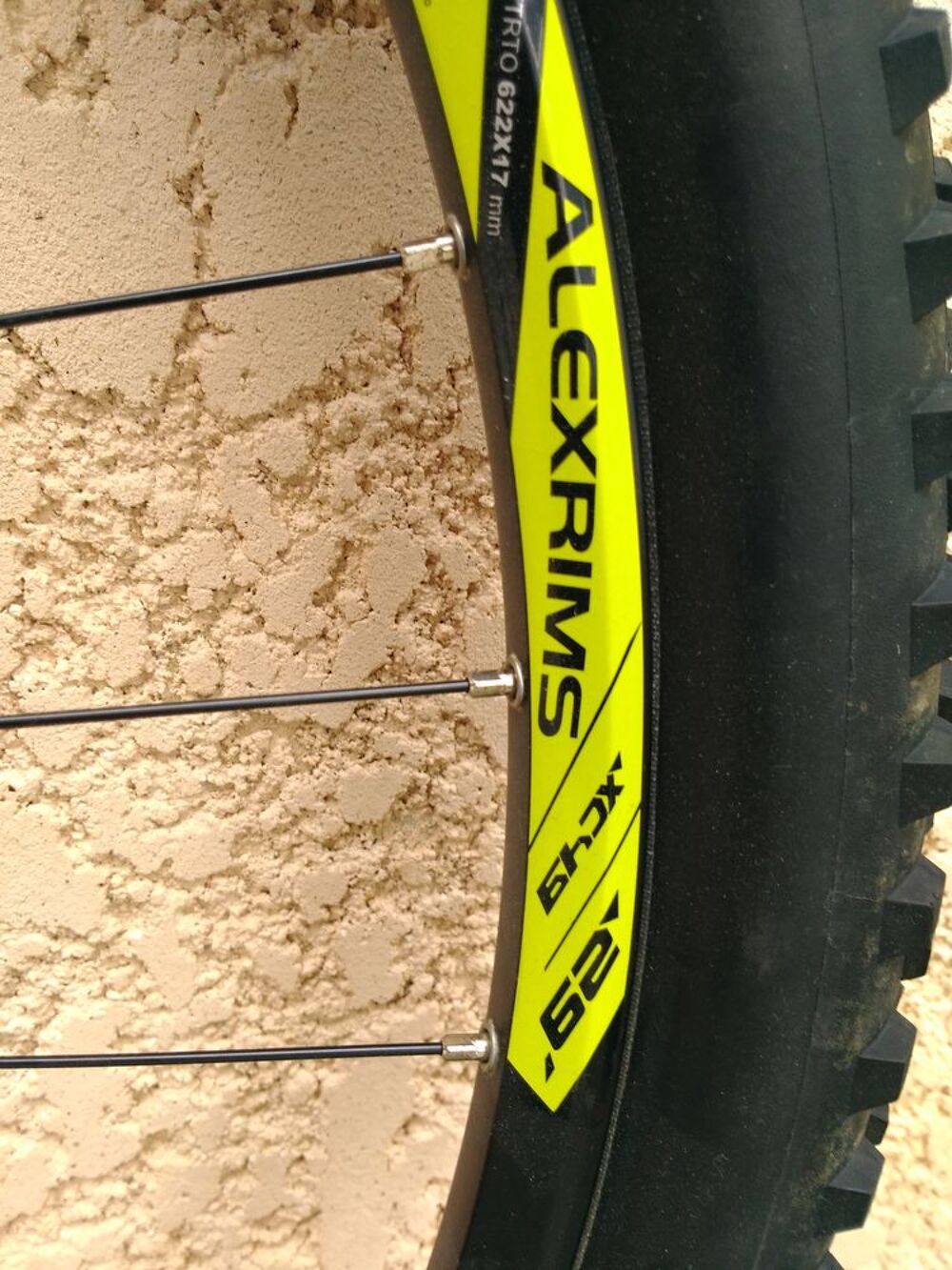 ROUES 29p VTT SCOTT ETAT NEUF AVEC PNEU DISQUE CHAMBRE Sports