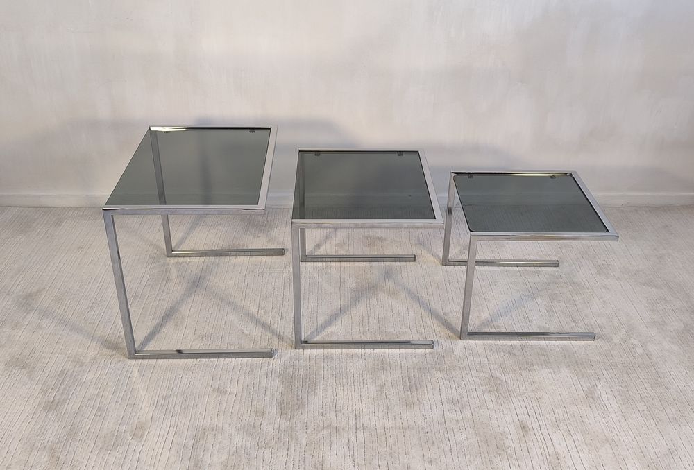 Suite de 3 tables gigognes vintage chrome et verre fum&eacute; Meubles