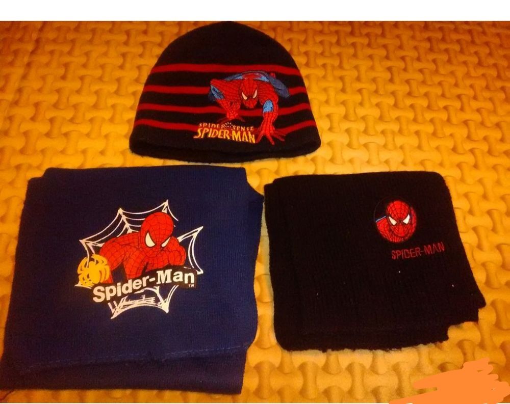 Lot bonnets + &eacute;charpes Vêtements enfants