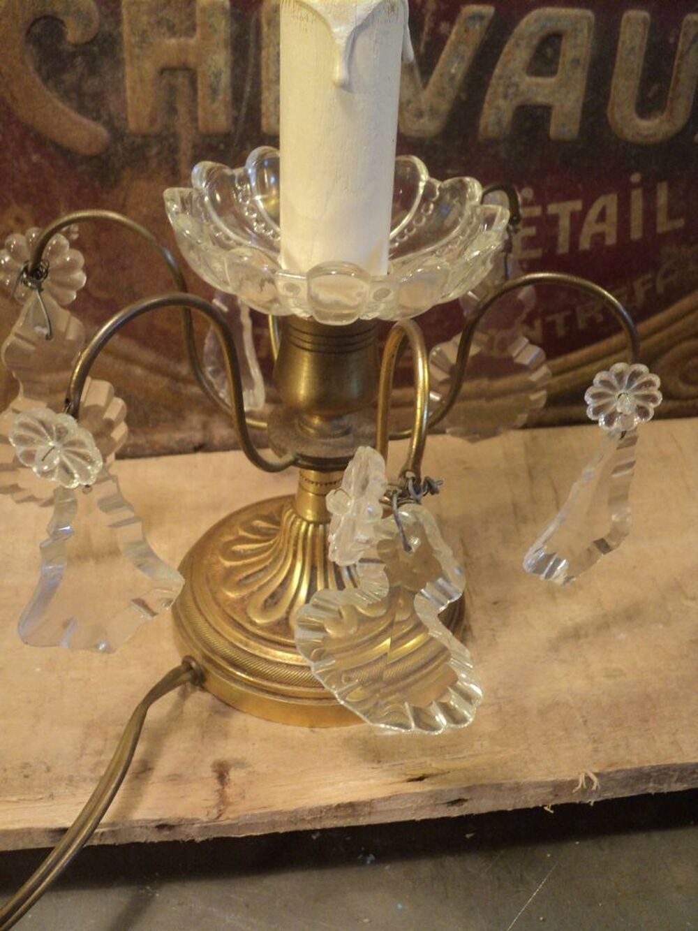 Petite Lampe Bougeoir &agrave; Pampilles Cristal et Bronze. Décoration