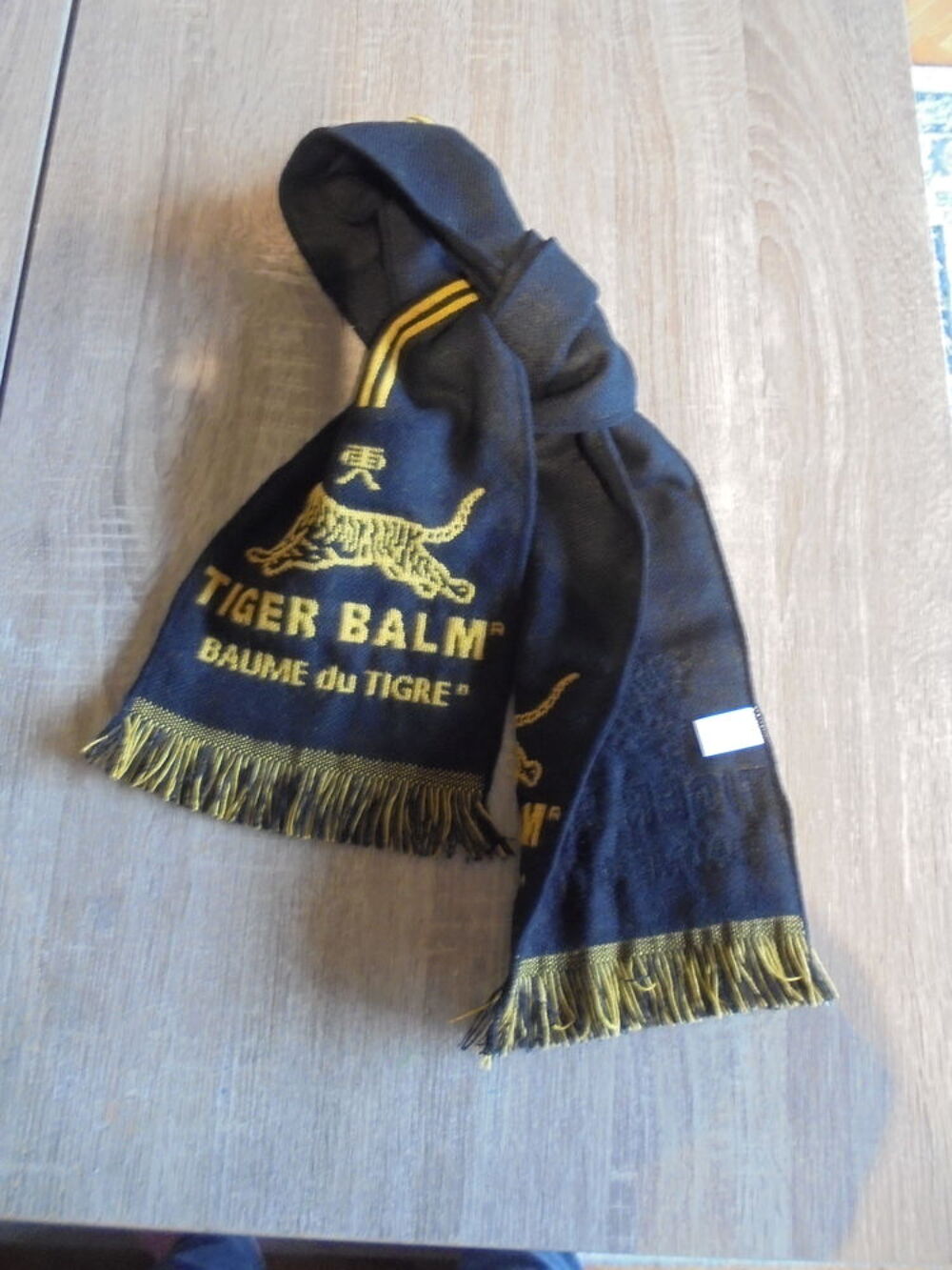 Echarpe Tiger Balm Vêtements