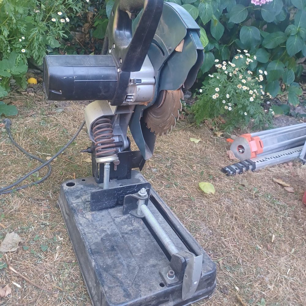 Tron&ccedil;onneuse fixe 2000 w Bricolage