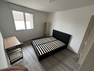  Appartement à louer 4 pièces 72 m² Lencloître
