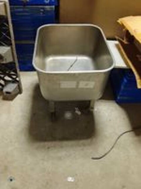   bac roulant inox 200L 
