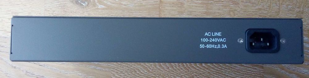 Switch TP-LINK 24 ports Fast Ethernet 10/100 Matériel informatique