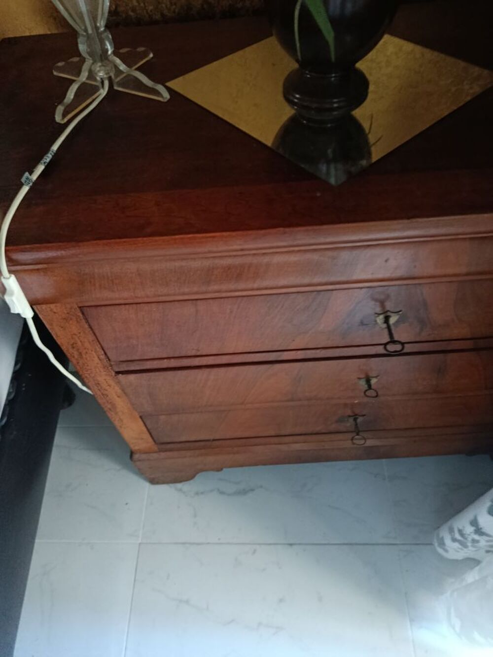 Commode de ch&acirc;teau avec cles Meubles