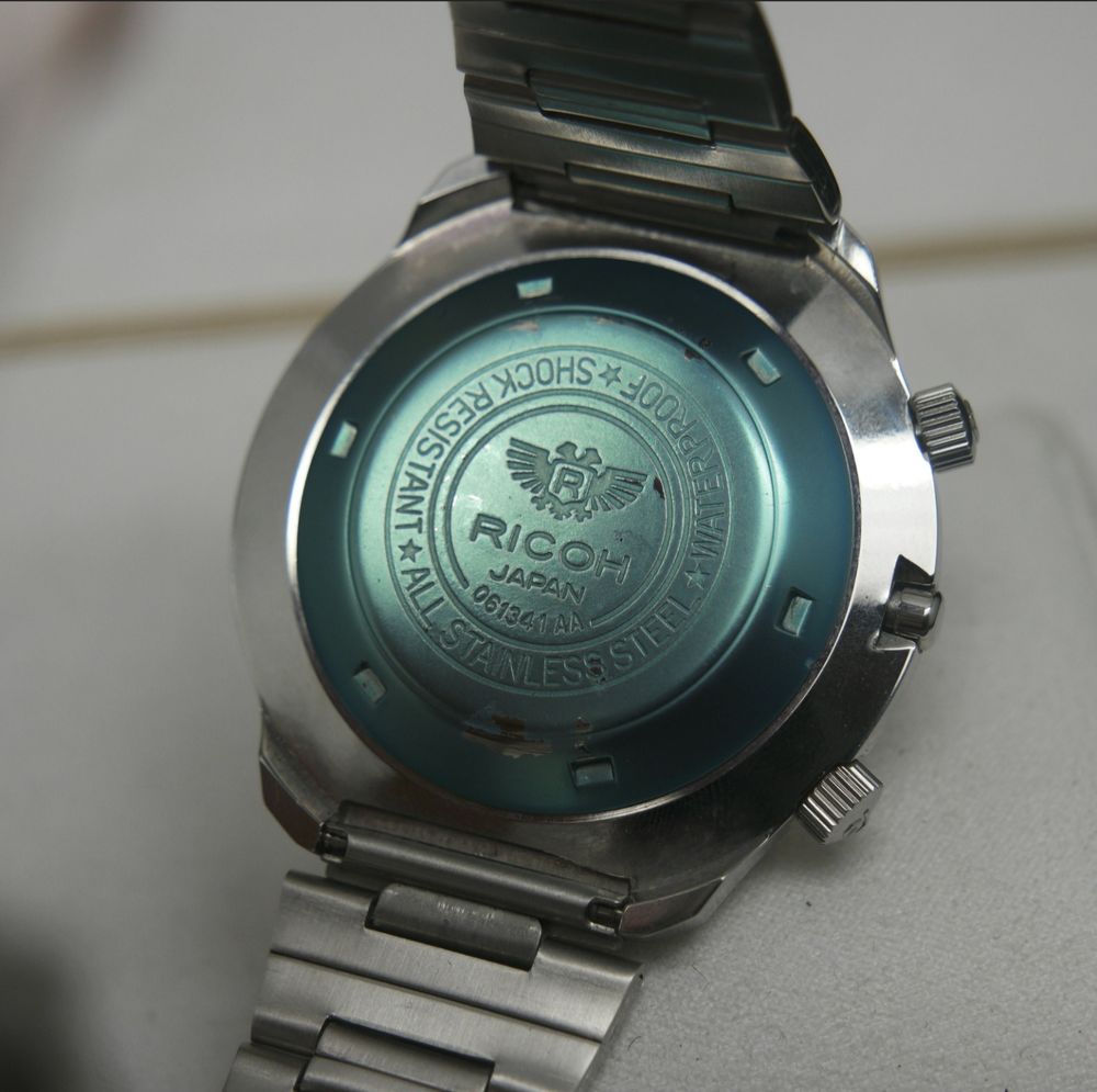 Ricoh automatique vintage en excellent &eacute;tat + bo&icirc;te Bijoux et montres