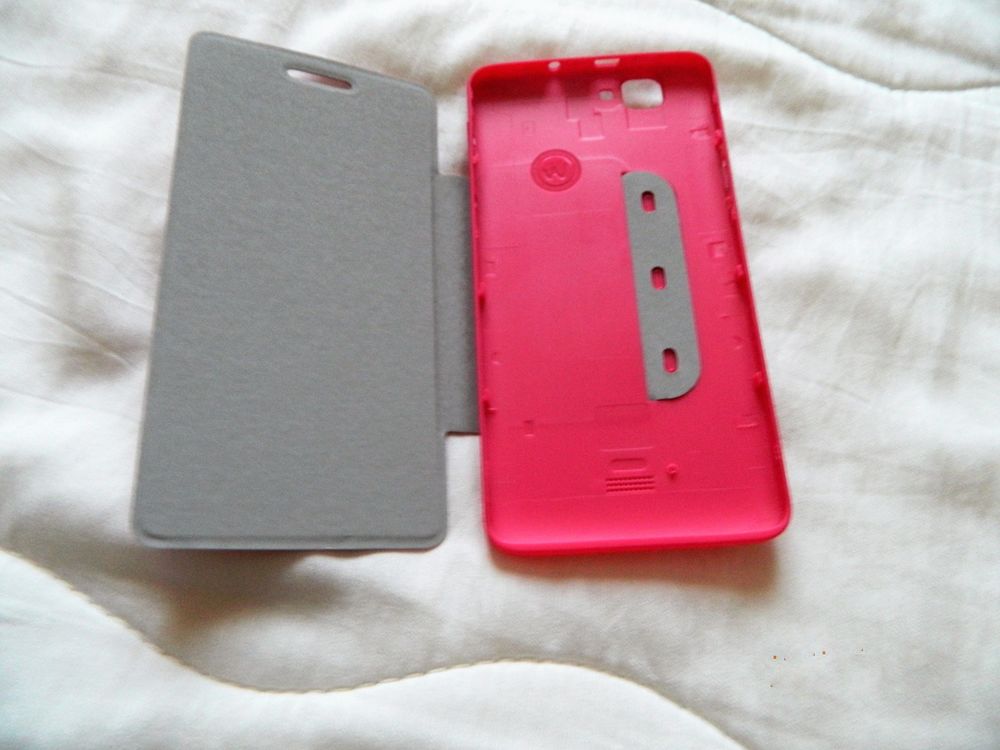 Coque t&eacute;l&eacute;phone rose marque Wiko Rainbow Téléphones et tablettes