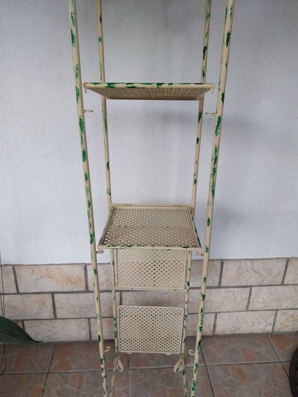 Etagere en fer forg&eacute; Meubles