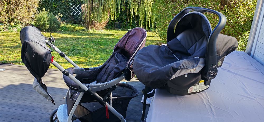 Landau Poussette avec cosy noir. &Agrave; r&eacute;cup&eacute;rer sur place Puériculture
