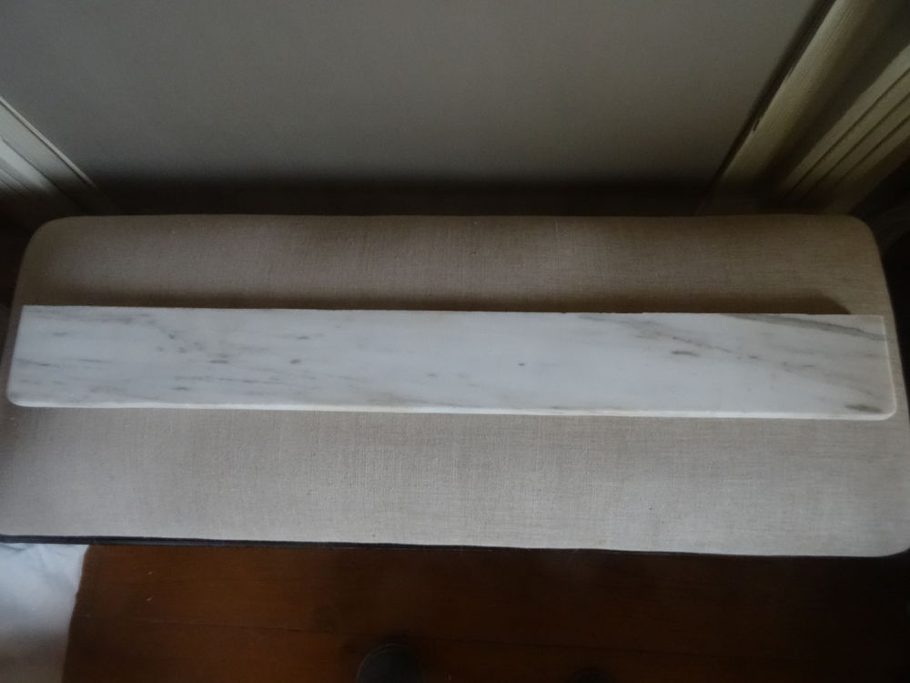 Tablette pour radiateur, en marbre blanc Décoration
