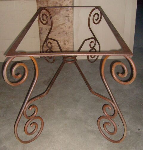 Pieds de Table en Fer Forg� 800 Loire-sur-Rh�ne (69)