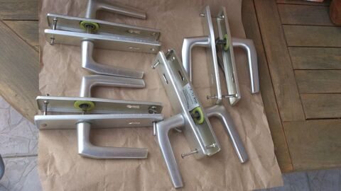 POIGNEES DE PORTE INTERIEURE 5 Pomarez (40)