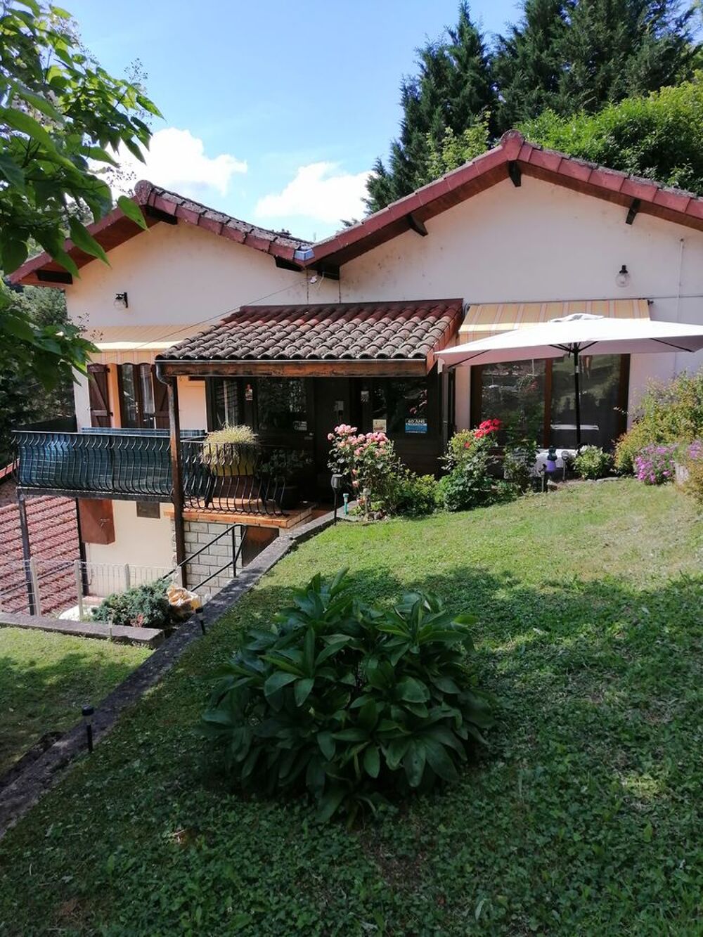Vente Maison MAISON ATYPIQUE AVEC BEAUCOUP DE CHARME A 5 KM D'OLLIERGUES Olliergues