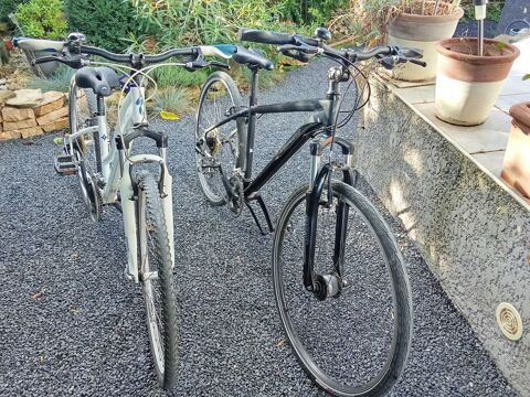 2 VTT Specialized avec porte vélo vitre arrière 300 La Bâtie-Rolland (26)