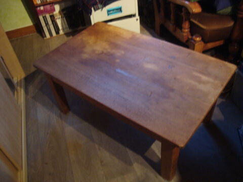 Table de salon bois ,simple 24 Villevêque (49)