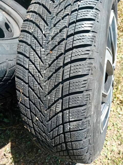 Pi&egrave;ces et &eacute;quipements Voiture Pi&egrave;ces et &eacute;quipements Voiture  occasion Saint-Jean-Saint-Nicolas 05260