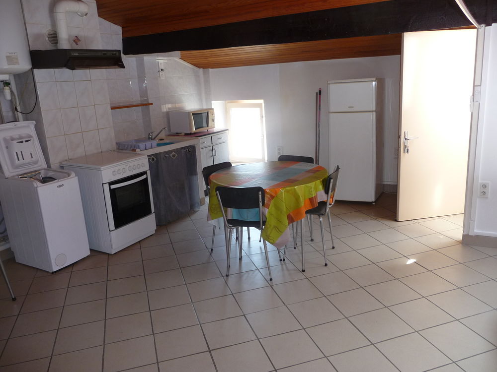 Location Appartement studio meublé de 30m ,pour 2etudiants (e)privas Privas