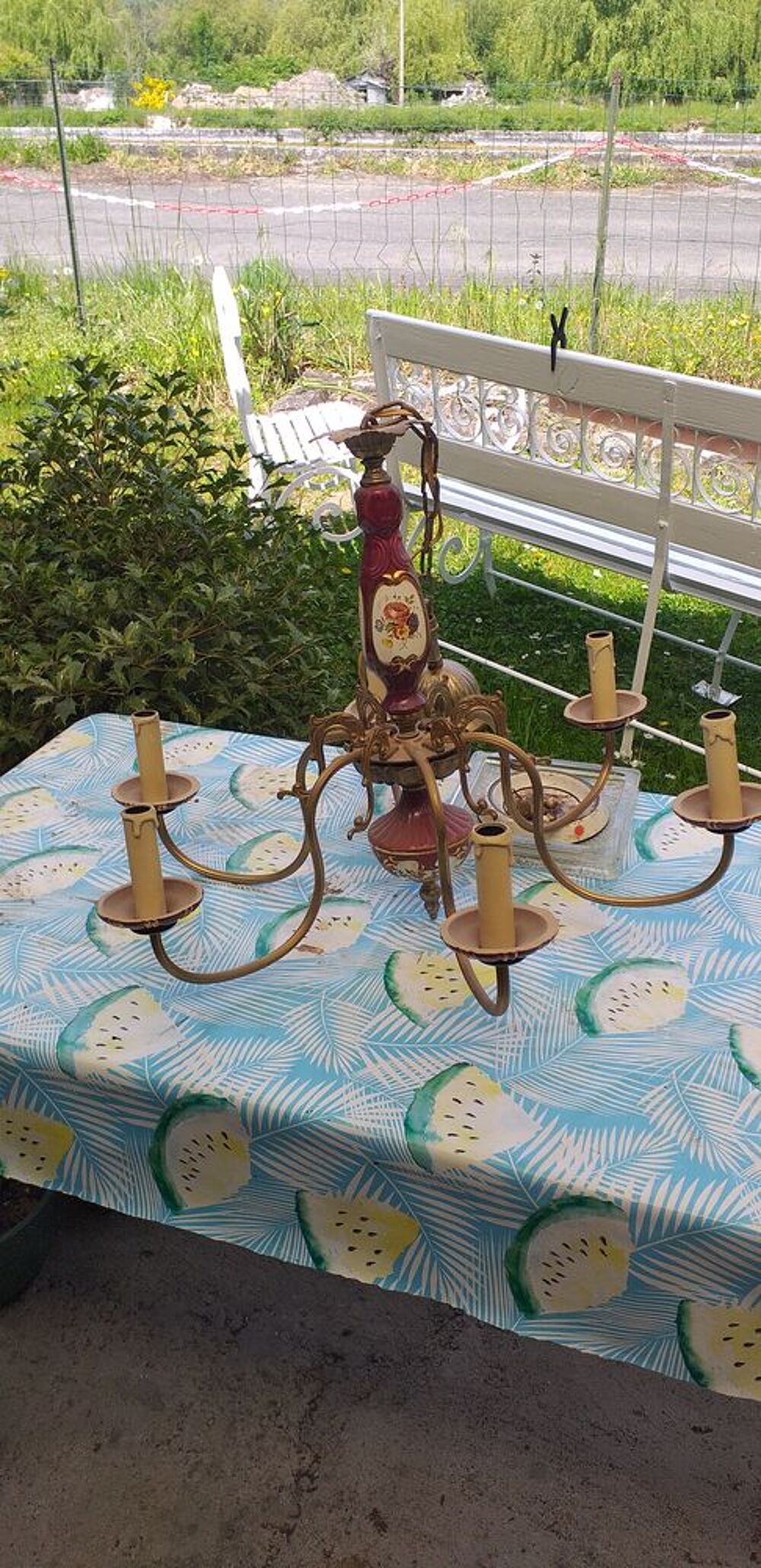 2 lustres ancien en porcelaine Electrom�nager